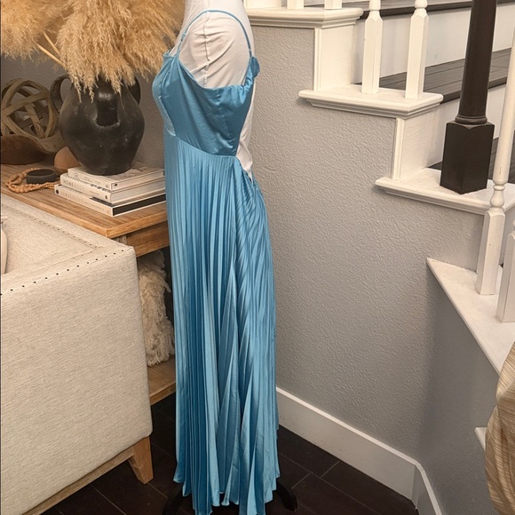 Abercrombie & Fitch Giselle Clasp-Back Pleated Midi Dress Size XL - Picture 4 of 8